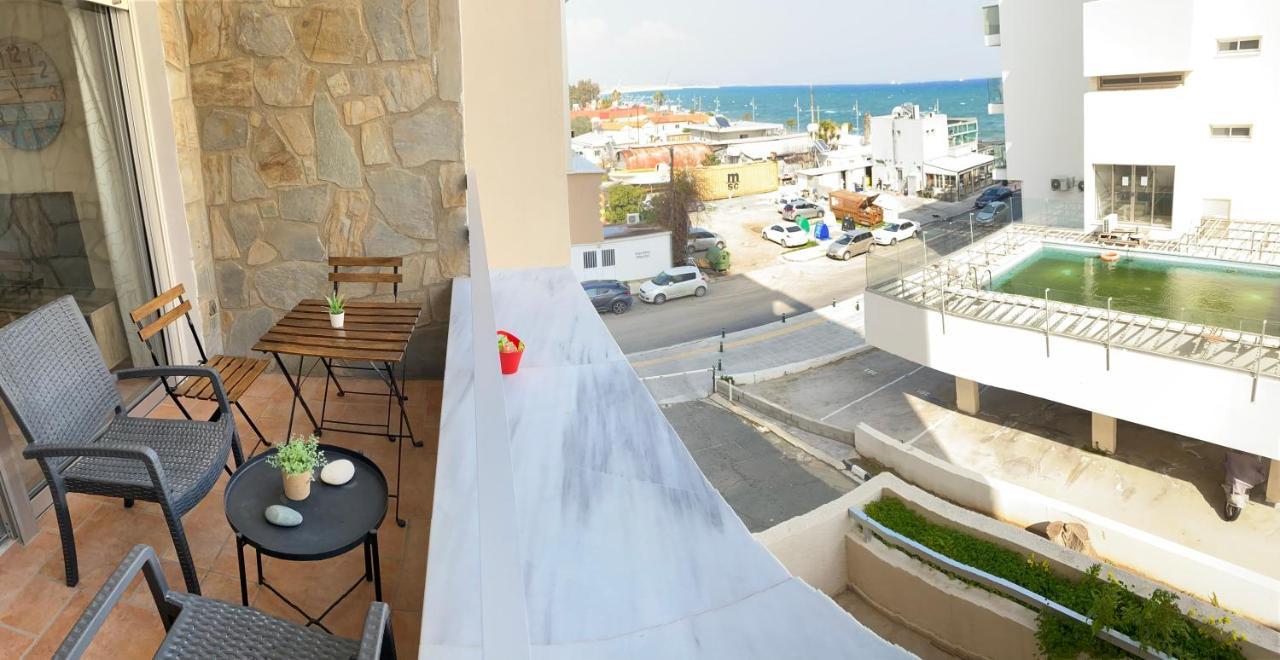 Central, By Sea, Seaview, Renovated 1 Bedroom Flat Larnaka Exterior foto