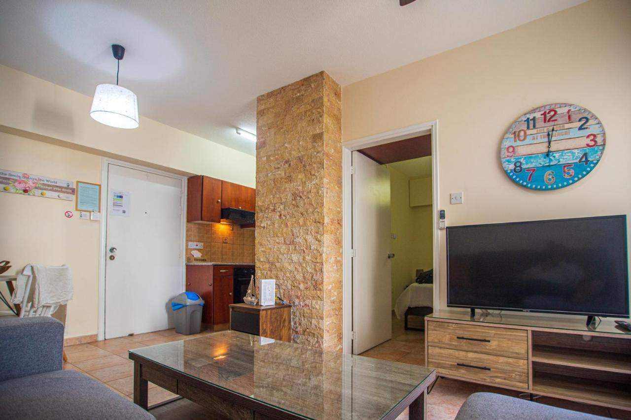 Central, By Sea, Seaview, Renovated 1 Bedroom Flat Larnaka Exterior foto